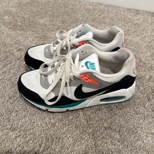 Nike Women’s Air Max Correlate